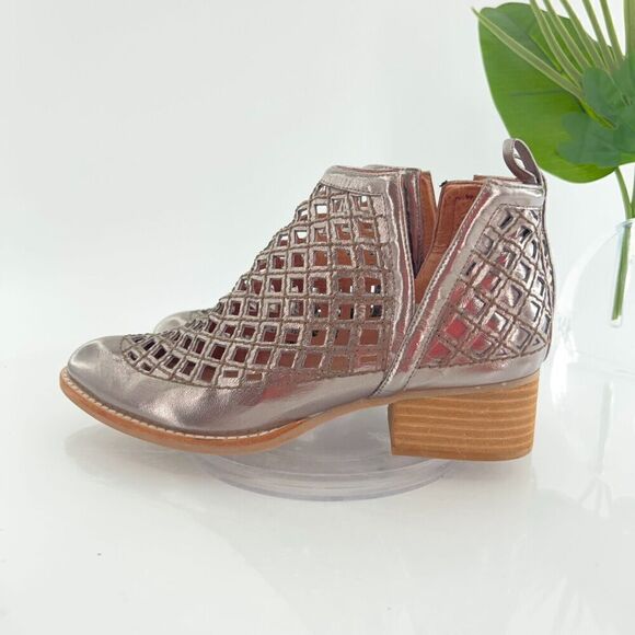 Jeffrey Campbell Women Taggart Boot Size 6.5 Silver Leather Lattice Cutout Boho - Picture 2 of 14